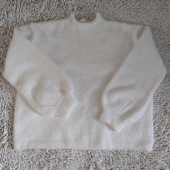 Princess Polly Sweaters - Princess Polly cream fuzzy mock neck sweater- size medium/large